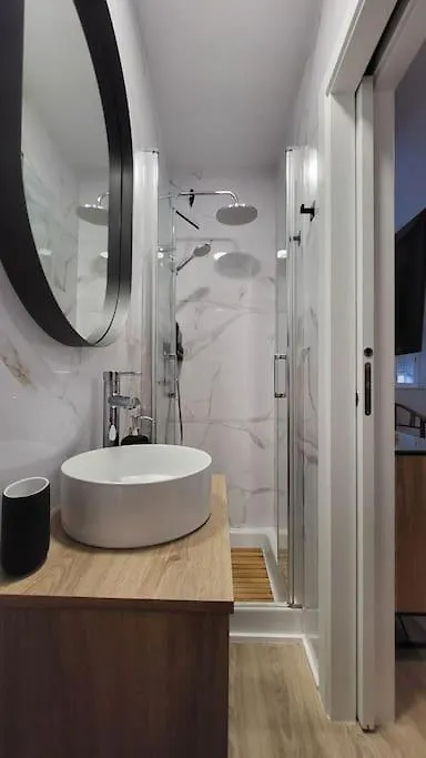 New! Cozy For Couples With Private Patio Apartman Sevilla