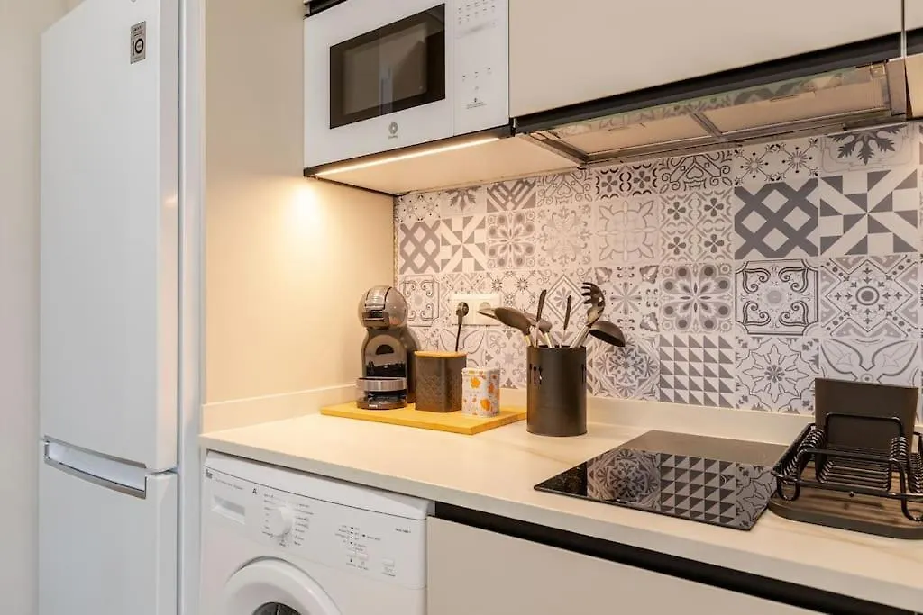 New! Cozy For Couples With Private Patio Apartman Sevilla