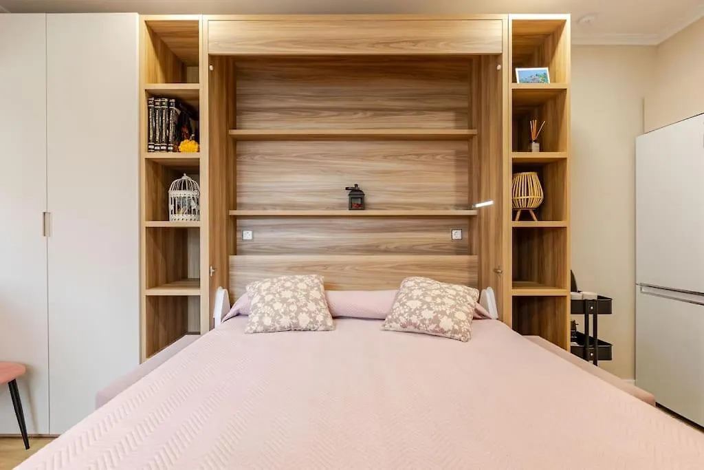 New! Cozy For Couples With Private Patio Apartman Sevilla
