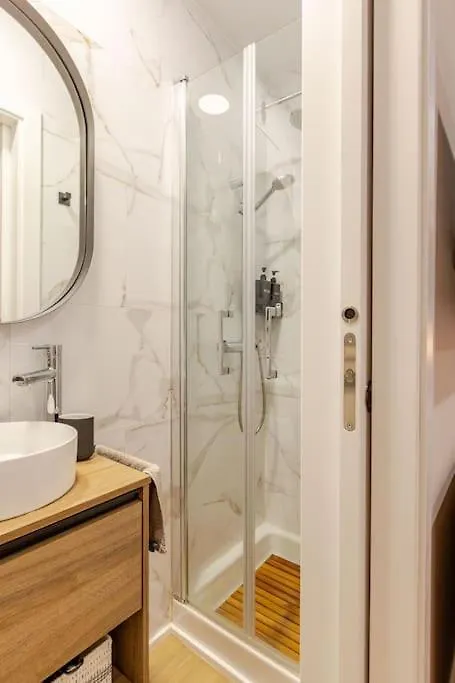 New! Cozy For Couples With Private Patio Apartment Seville 0*,  Spain