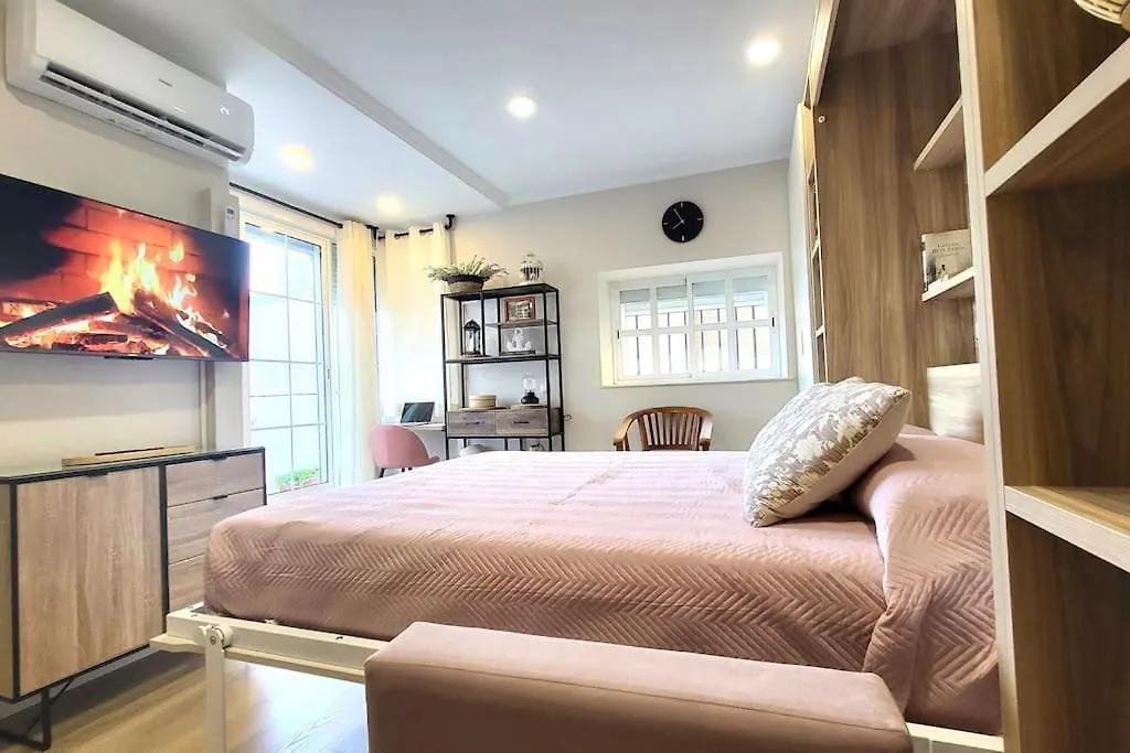 New! Cozy For Couples With Private Patio Apartment Seville 0*,  Spain