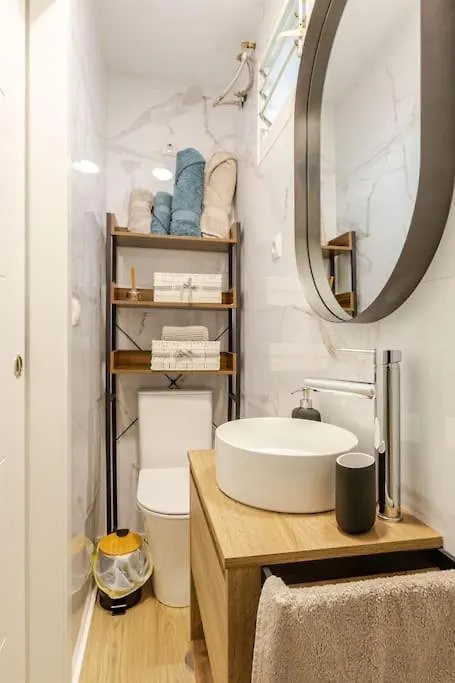 New! Cozy For Couples With Private Patio Apartment Seville