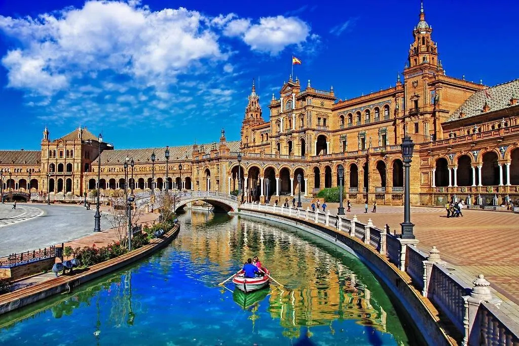 New! Cozy For Couples With Private Patio Apartment Seville