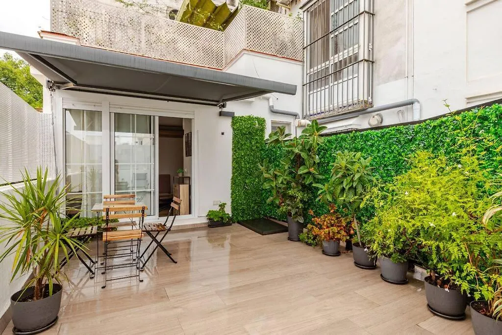 New! Cozy For Couples With Private Patio Apartment Seville Spain